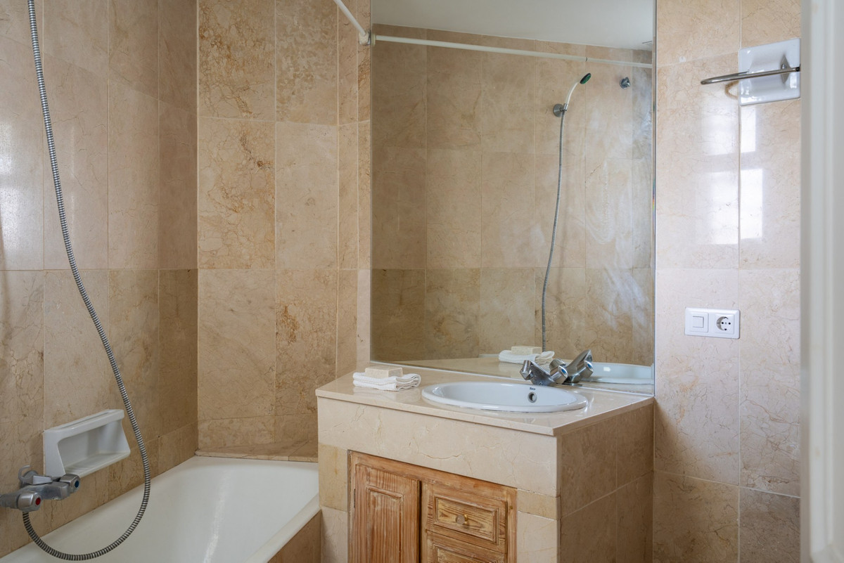 2 Bed Apartment for sale in Guadalmina Alta Costa Del Sol, Málaga, Spain