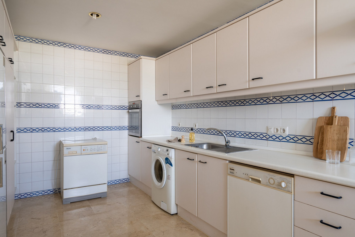 2 Bed Apartment for sale in Guadalmina Alta Costa Del Sol, Málaga, Spain