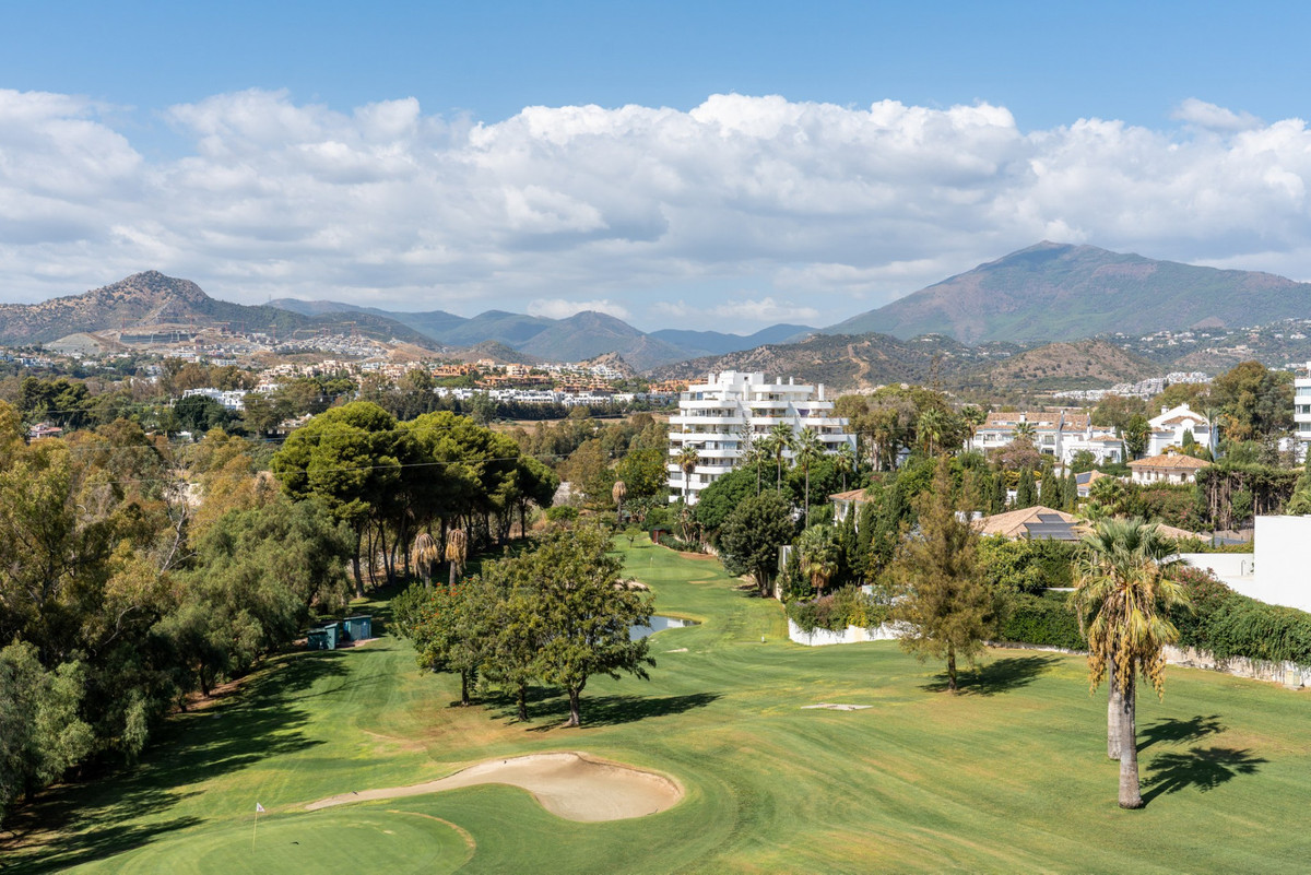 2 Bed Apartment for sale in Guadalmina Alta Costa Del Sol, Málaga, Spain