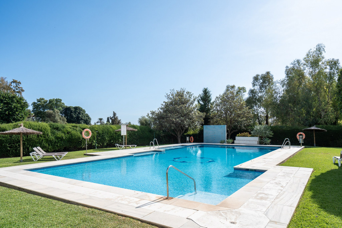 2 Bed Apartment for sale in Guadalmina Alta Costa Del Sol, Málaga, Spain