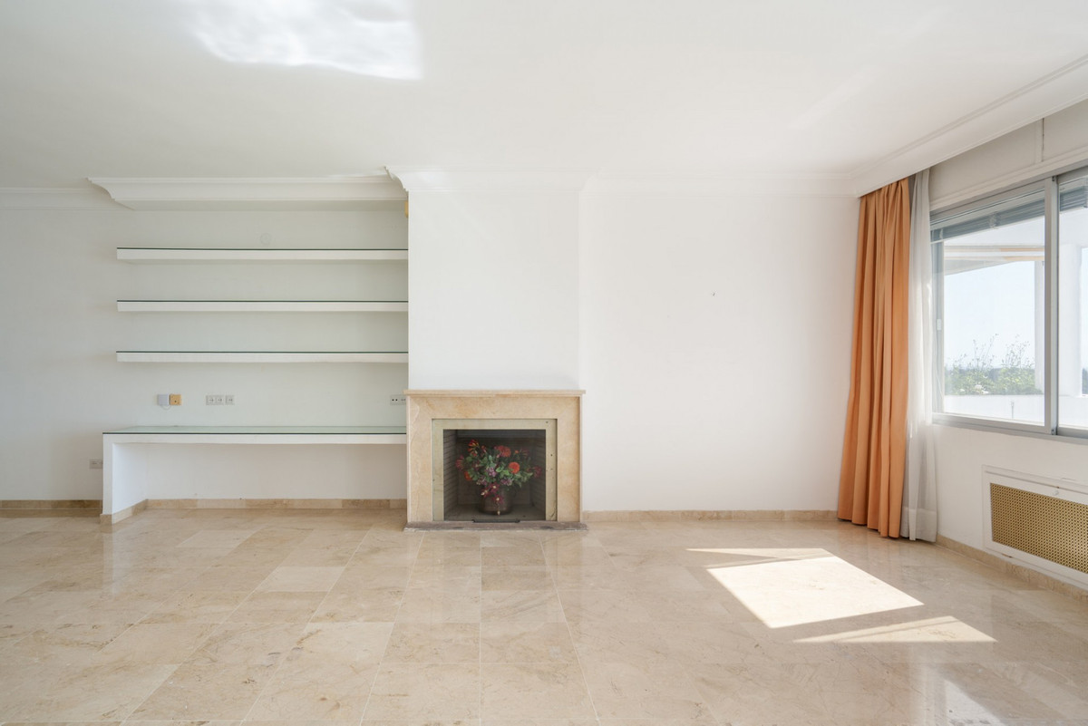 2 Bed Apartment for sale in Guadalmina Alta Costa Del Sol, Málaga, Spain