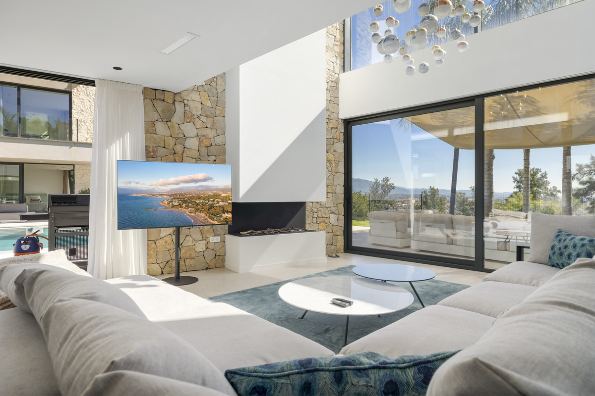 5 Bed Townhouse for sale in Benahavís Costa Del Sol, Málaga, Spain