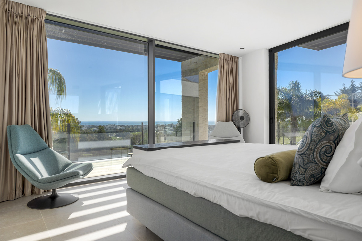 5 Bed Townhouse for sale in Benahavís Costa Del Sol, Málaga, Spain