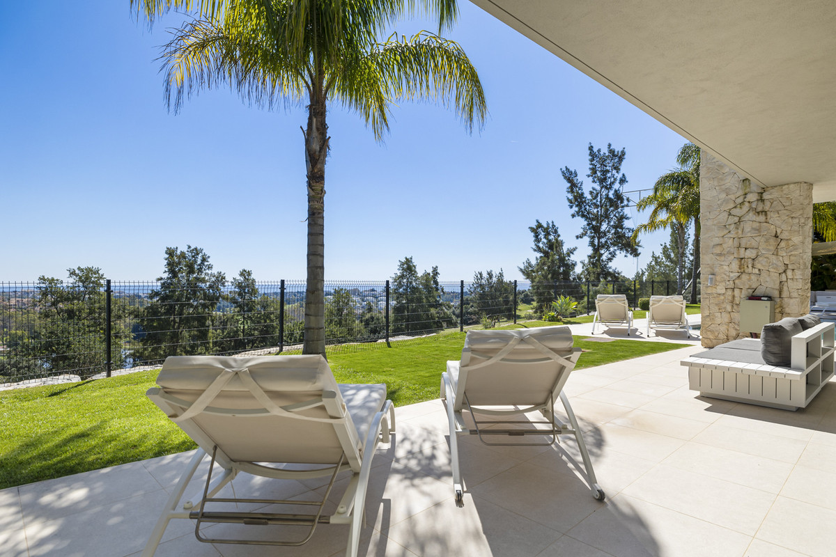 5 Bed Townhouse for sale in Benahavís Costa Del Sol, Málaga, Spain
