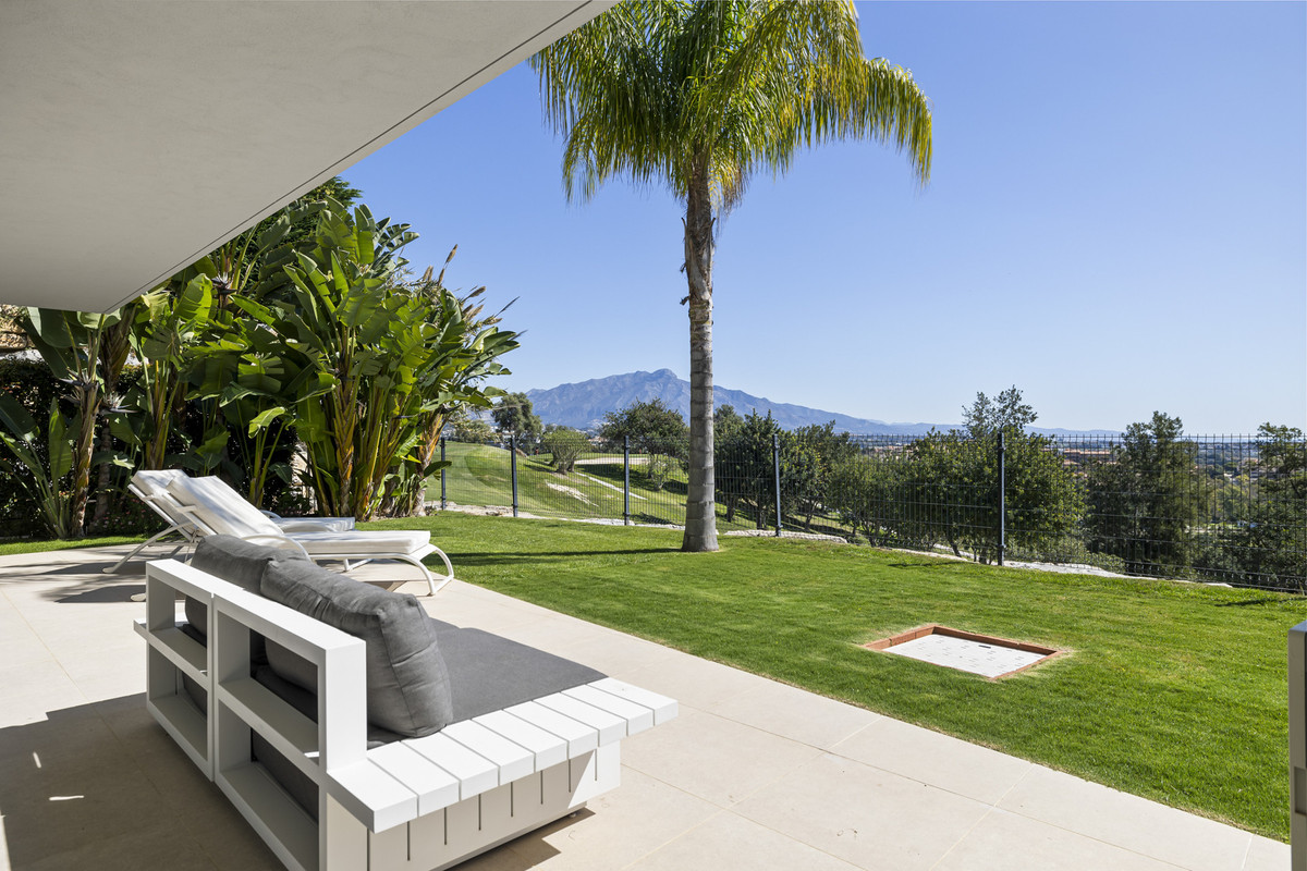 5 Bed Townhouse for sale in Benahavís Costa Del Sol, Málaga, Spain