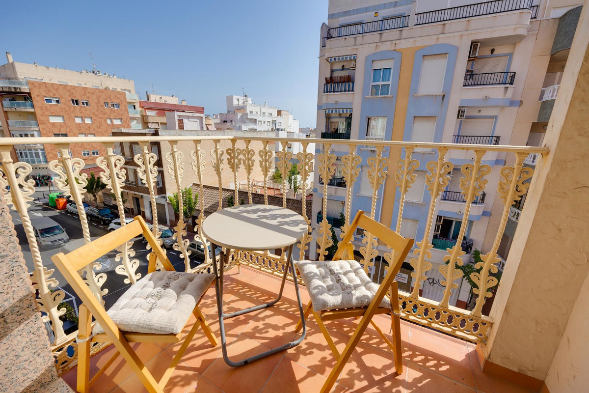Se vende Apartamento Planta Media de 3 dormitorios en Costa Blanca, Alicante, España
