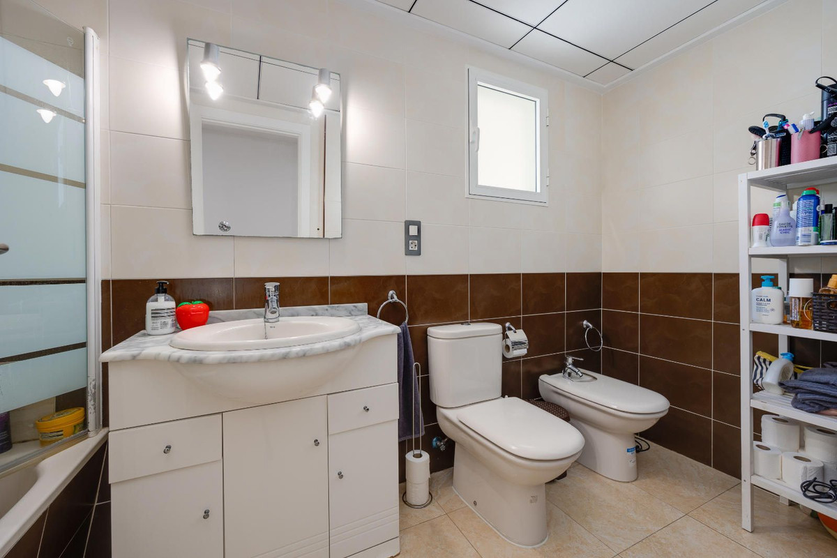Se vende Apartamento Planta Media de 3 dormitorios en Costa Blanca, Alicante, España