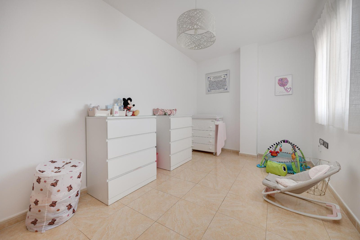 Se vende Apartamento Planta Media de 3 dormitorios en Costa Blanca, Alicante, España