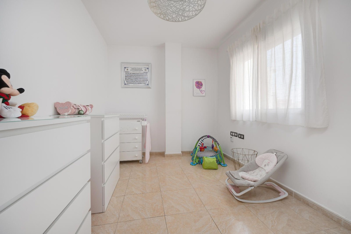 Se vende Apartamento Planta Media de 3 dormitorios en Costa Blanca, Alicante, España
