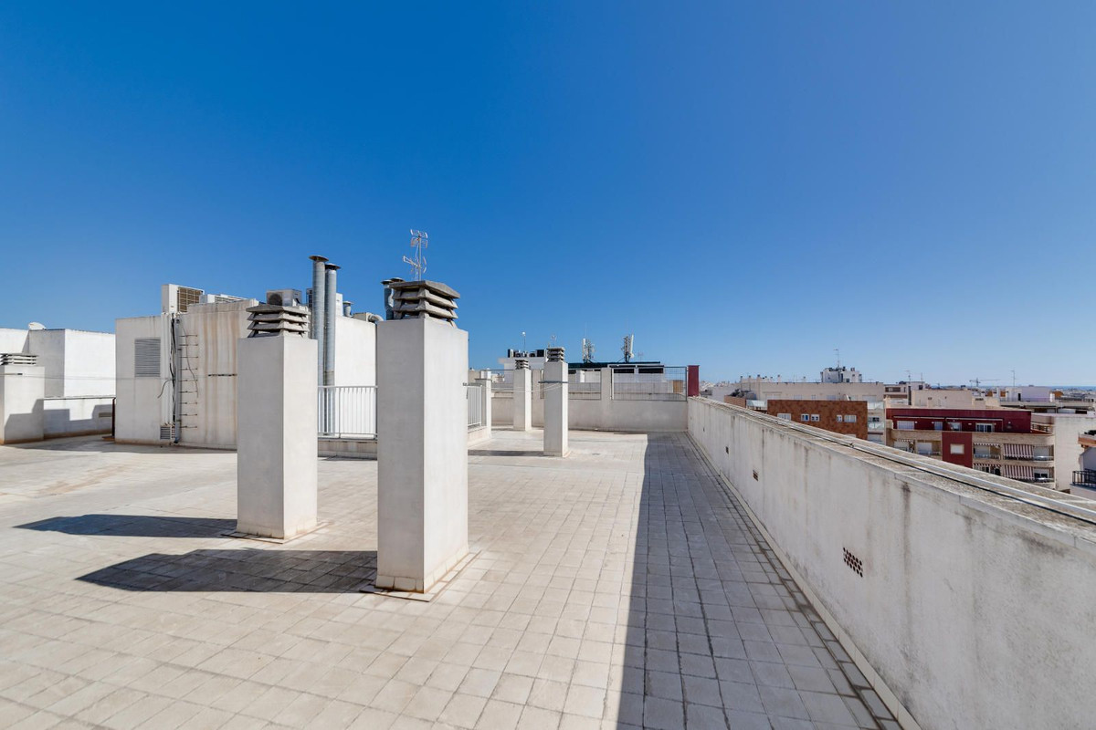 Se vende Apartamento Planta Media de 3 dormitorios en Costa Blanca, Alicante, España