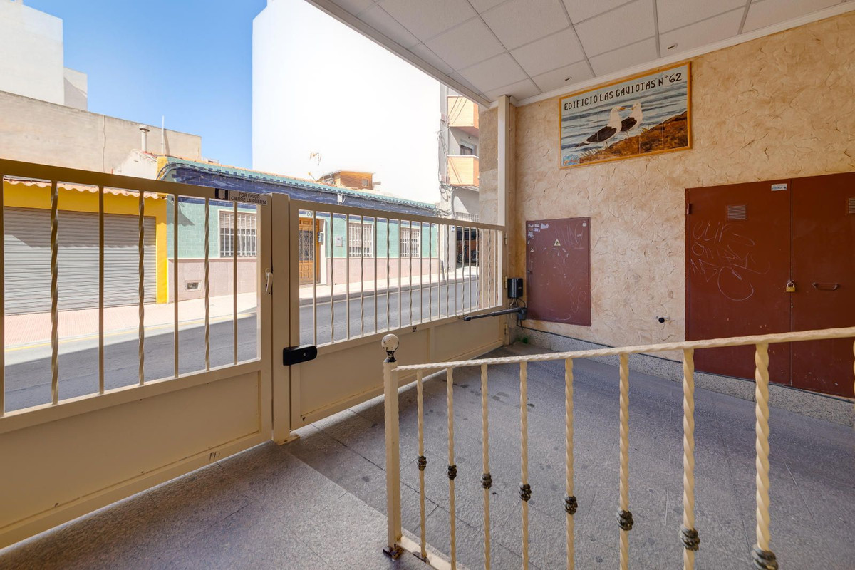 Se vende Apartamento Planta Media de 3 dormitorios en Costa Blanca, Alicante, España