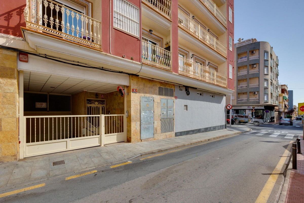 Se vende Apartamento Planta Media de 3 dormitorios en Costa Blanca, Alicante, España