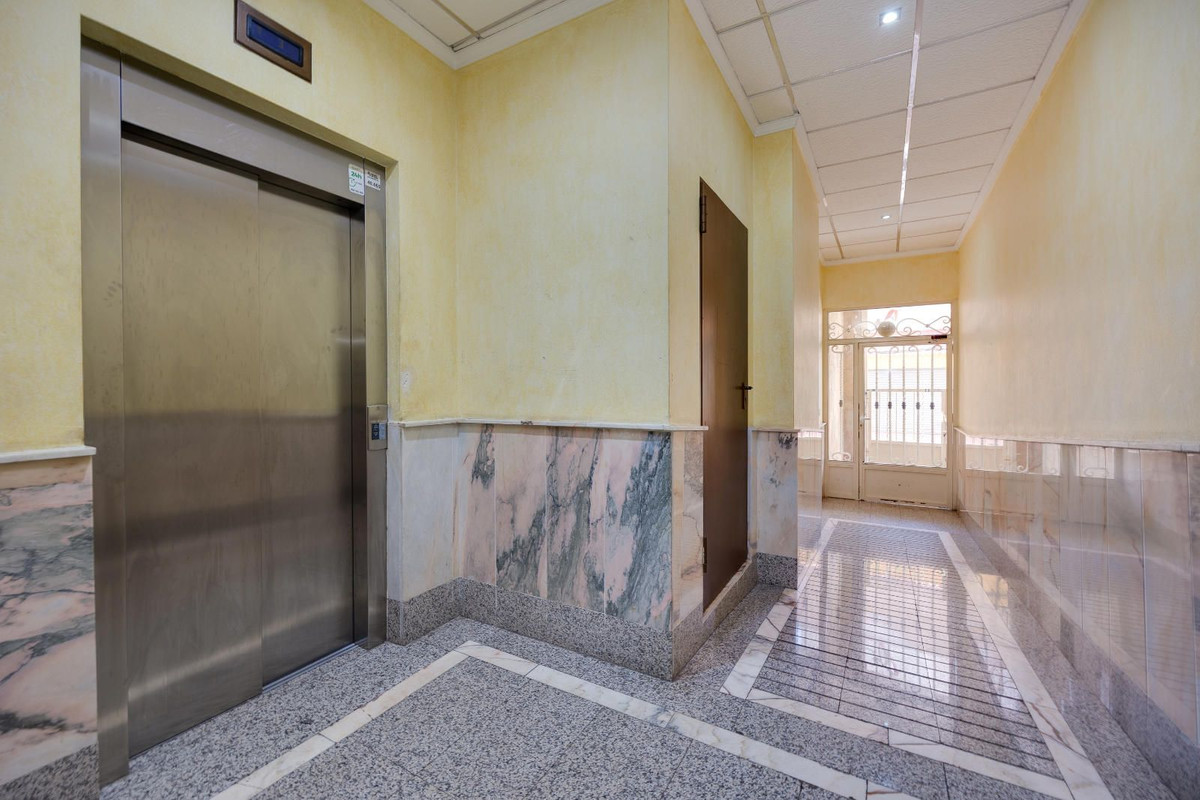 Se vende Apartamento Planta Media de 3 dormitorios en Costa Blanca, Alicante, España