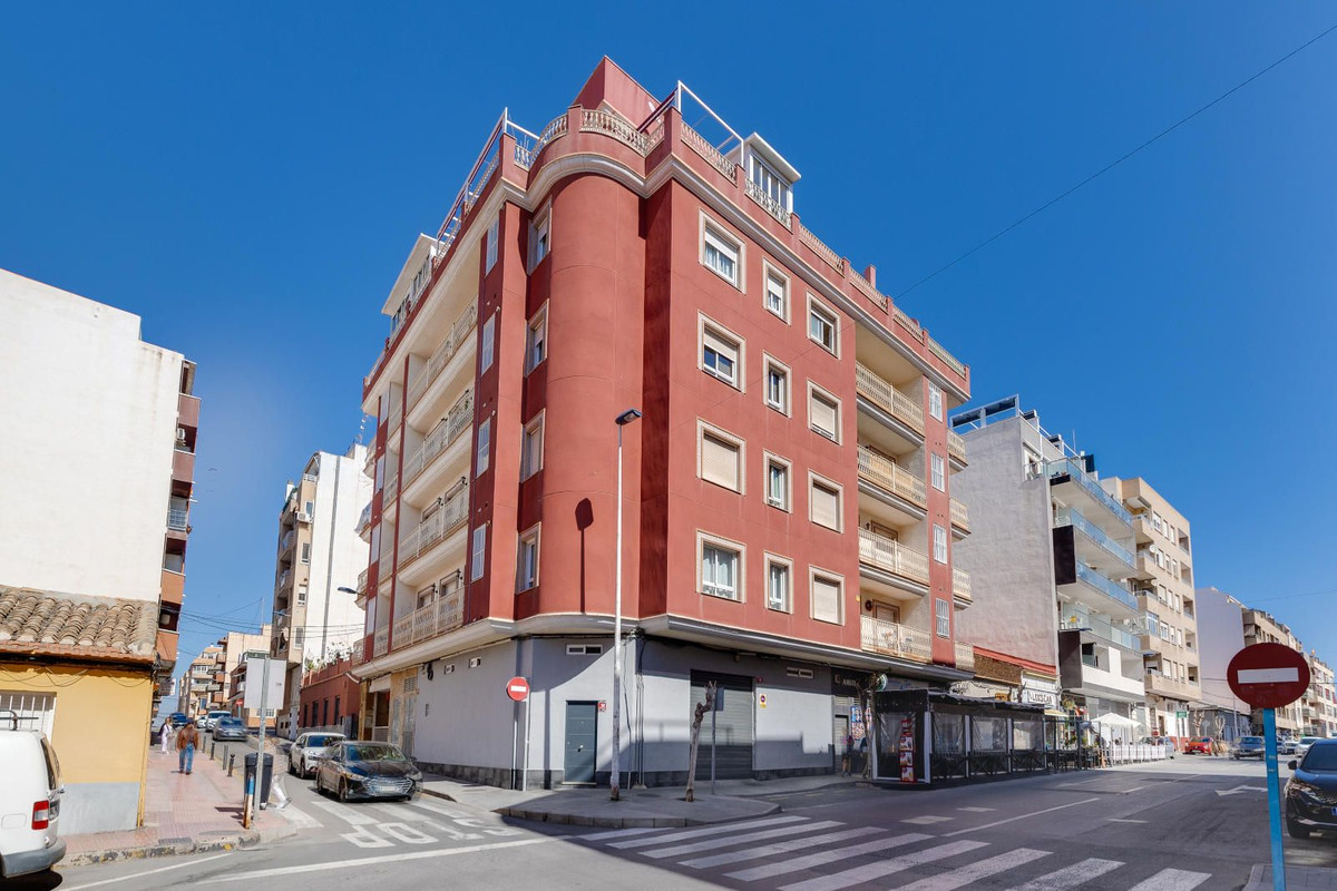Se vende Apartamento Planta Media de 3 dormitorios en Costa Blanca, Alicante, España