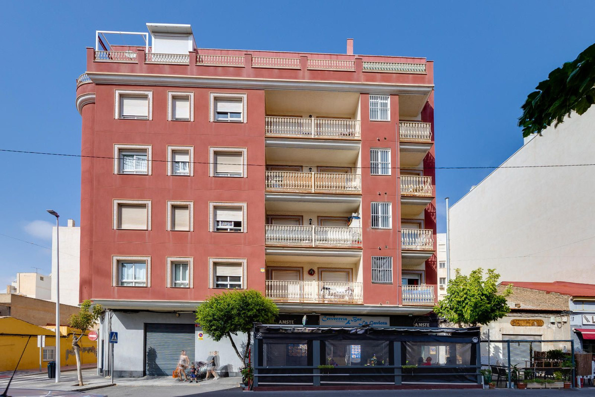Se vende Apartamento Planta Media de 3 dormitorios en Costa Blanca, Alicante, España