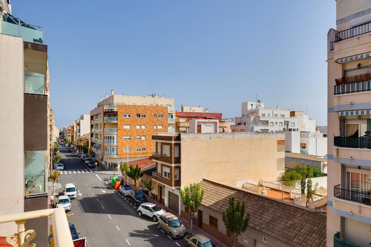 Se vende Apartamento Planta Media de 3 dormitorios en Costa Blanca, Alicante, España