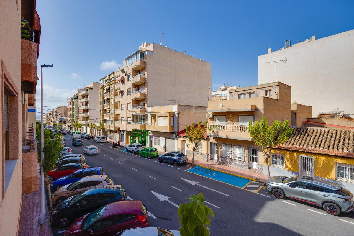 Se vende Apartamento Planta Media de 5 dormitorios en Costa Blanca, Alicante, España