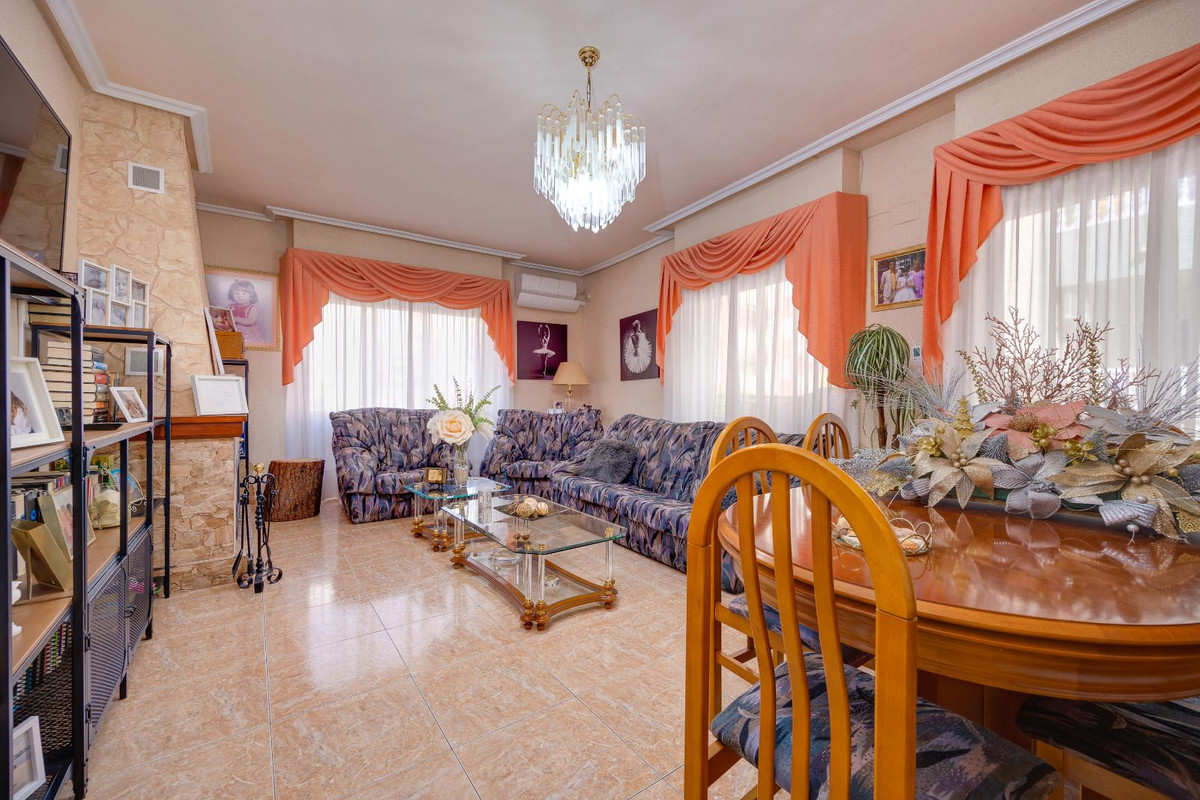 Se vende Apartamento Planta Media de 5 dormitorios en Costa Blanca, Alicante, España