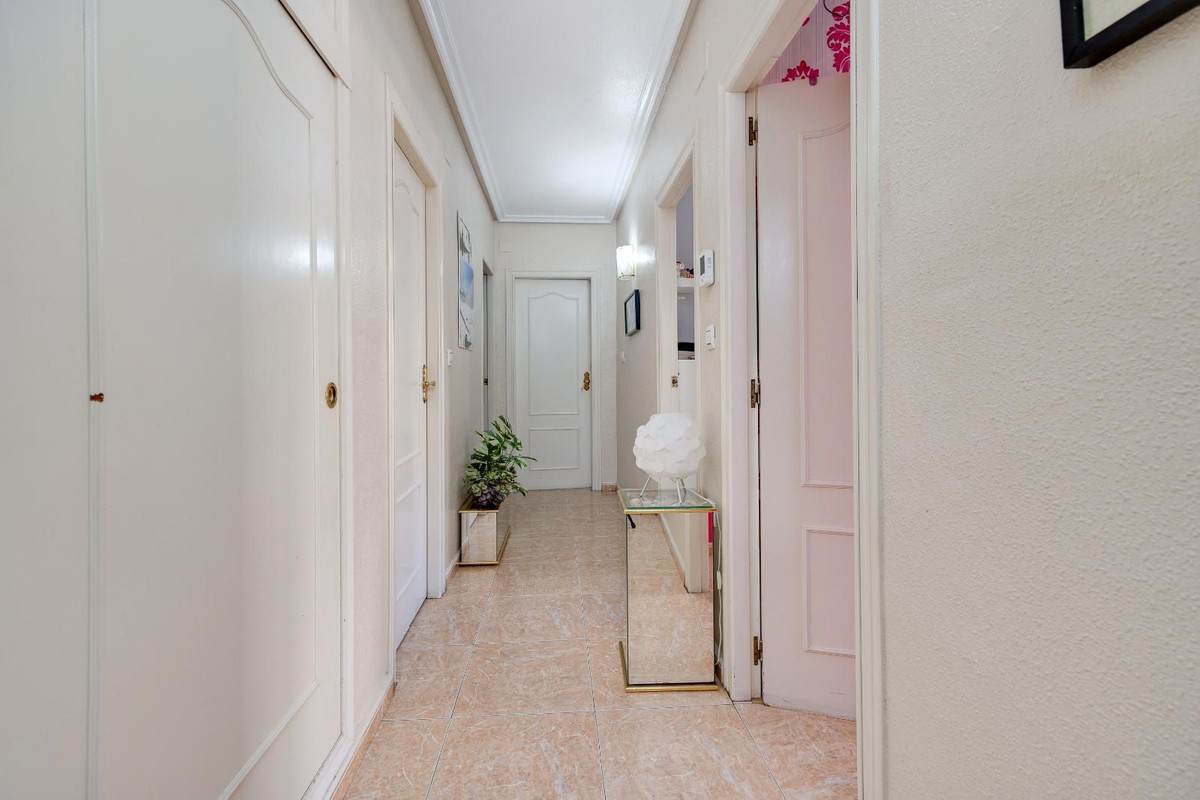 Se vende Apartamento Planta Media de 5 dormitorios en Costa Blanca, Alicante, España