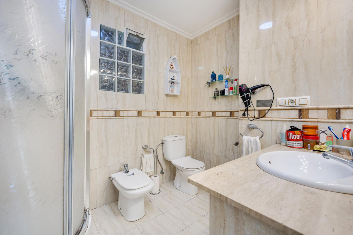 Se vende Apartamento Planta Media de 5 dormitorios en Costa Blanca, Alicante, España