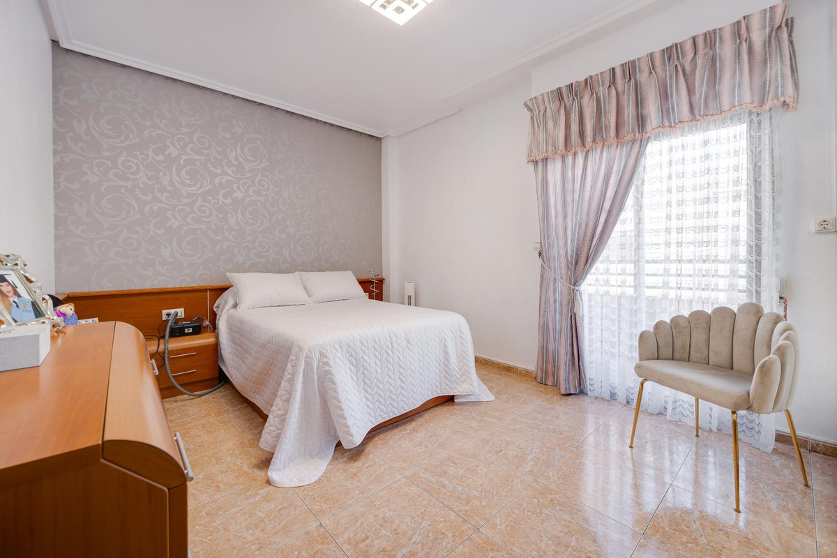 Se vende Apartamento Planta Media de 5 dormitorios en Costa Blanca, Alicante, España