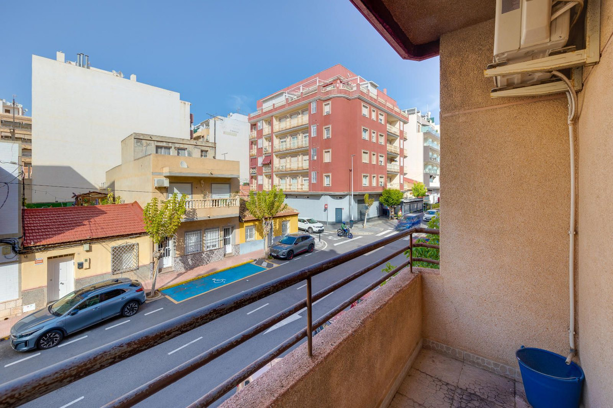 Se vende Apartamento Planta Media de 5 dormitorios en Costa Blanca, Alicante, España
