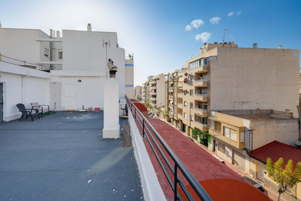 Se vende Apartamento Planta Media de 5 dormitorios en Costa Blanca, Alicante, España
