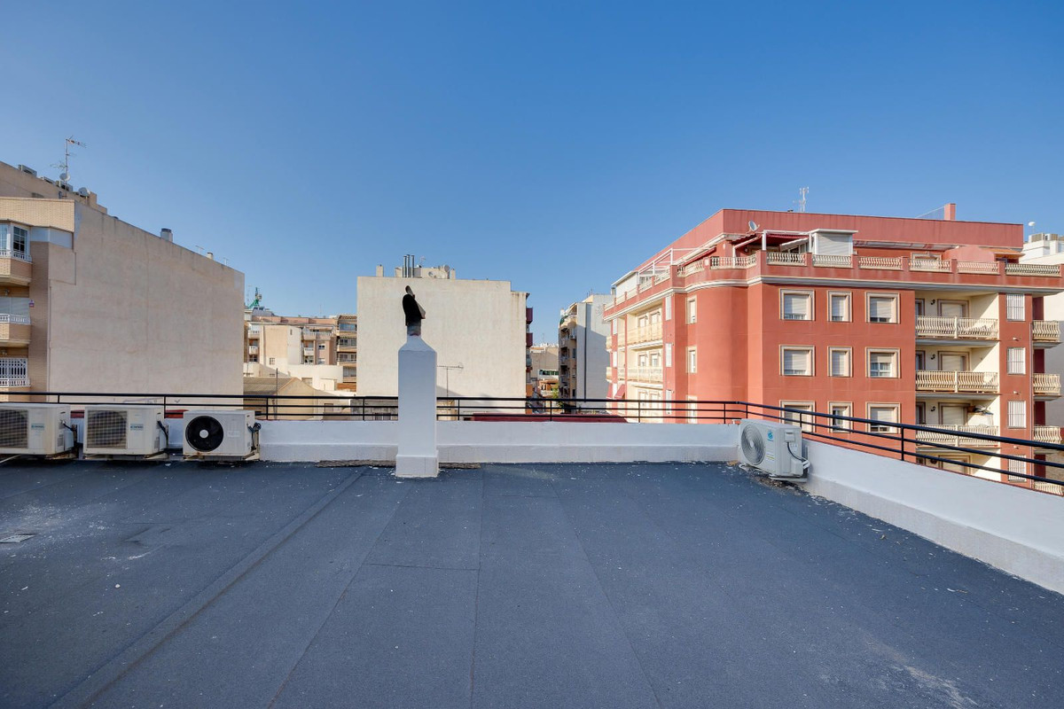 Se vende Apartamento Planta Media de 5 dormitorios en Costa Blanca, Alicante, España