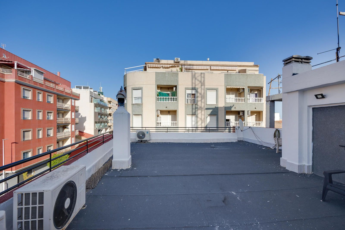Se vende Apartamento Planta Media de 5 dormitorios en Costa Blanca, Alicante, España