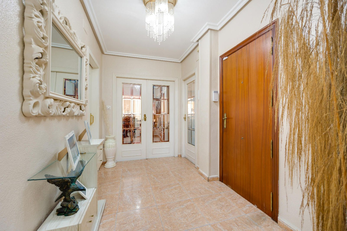 Se vende Apartamento Planta Media de 5 dormitorios en Costa Blanca, Alicante, España