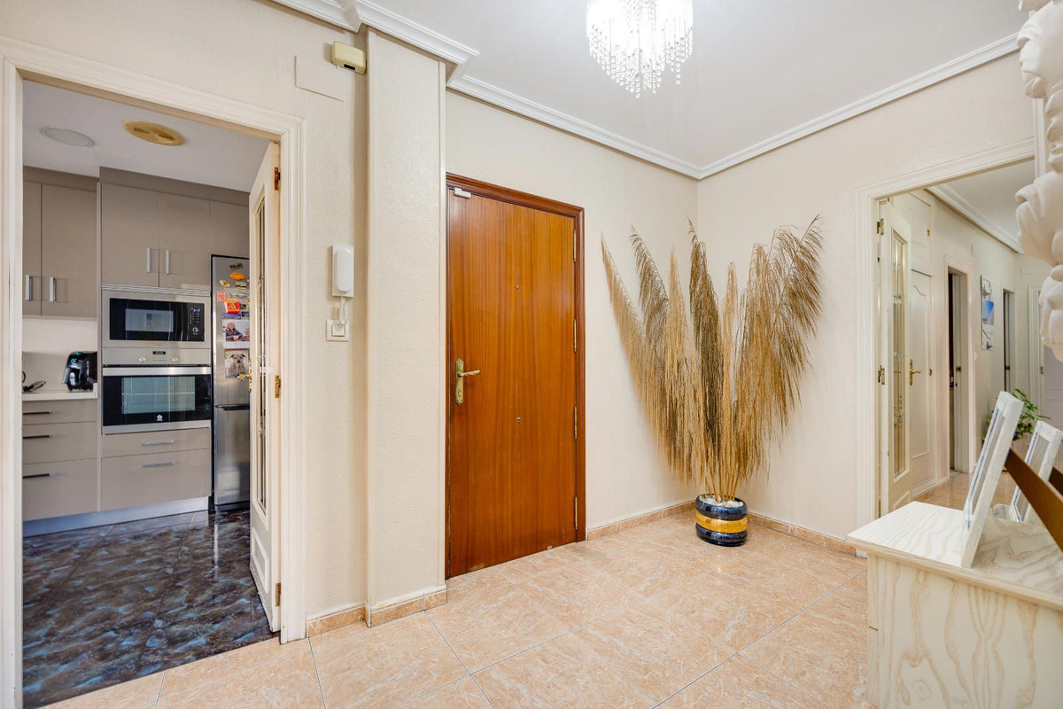 Se vende Apartamento Planta Media de 5 dormitorios en Costa Blanca, Alicante, España
