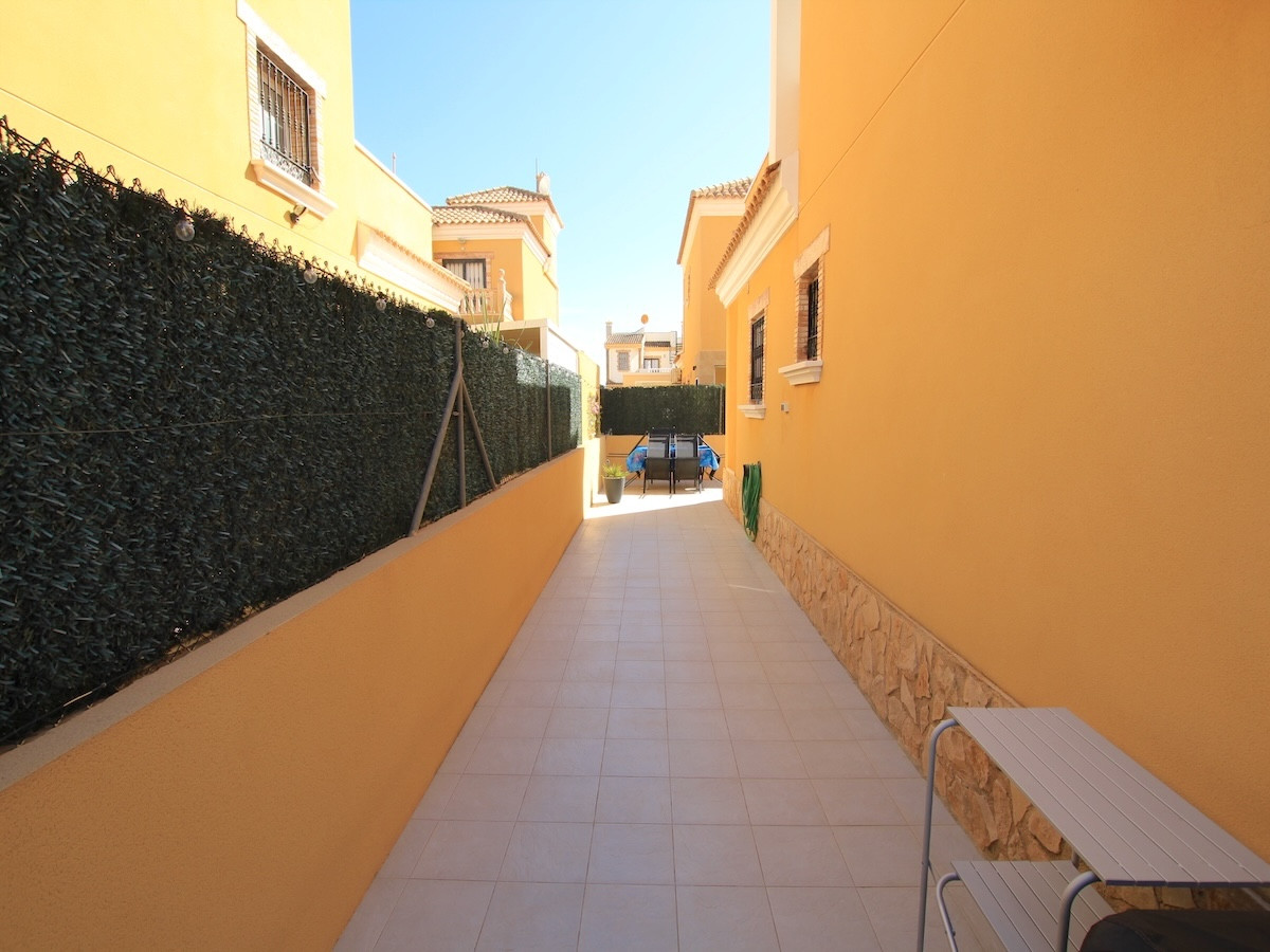 3 Bed Townhouse for sale in Guardamar Del Segura Costa Blanca, Alicante, Spain