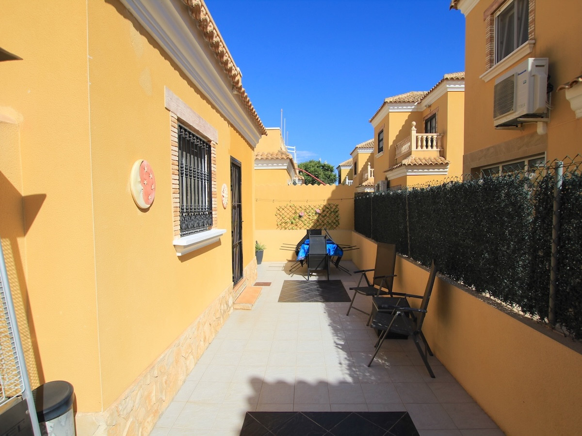 3 Bed Townhouse for sale in Guardamar Del Segura Costa Blanca, Alicante, Spain