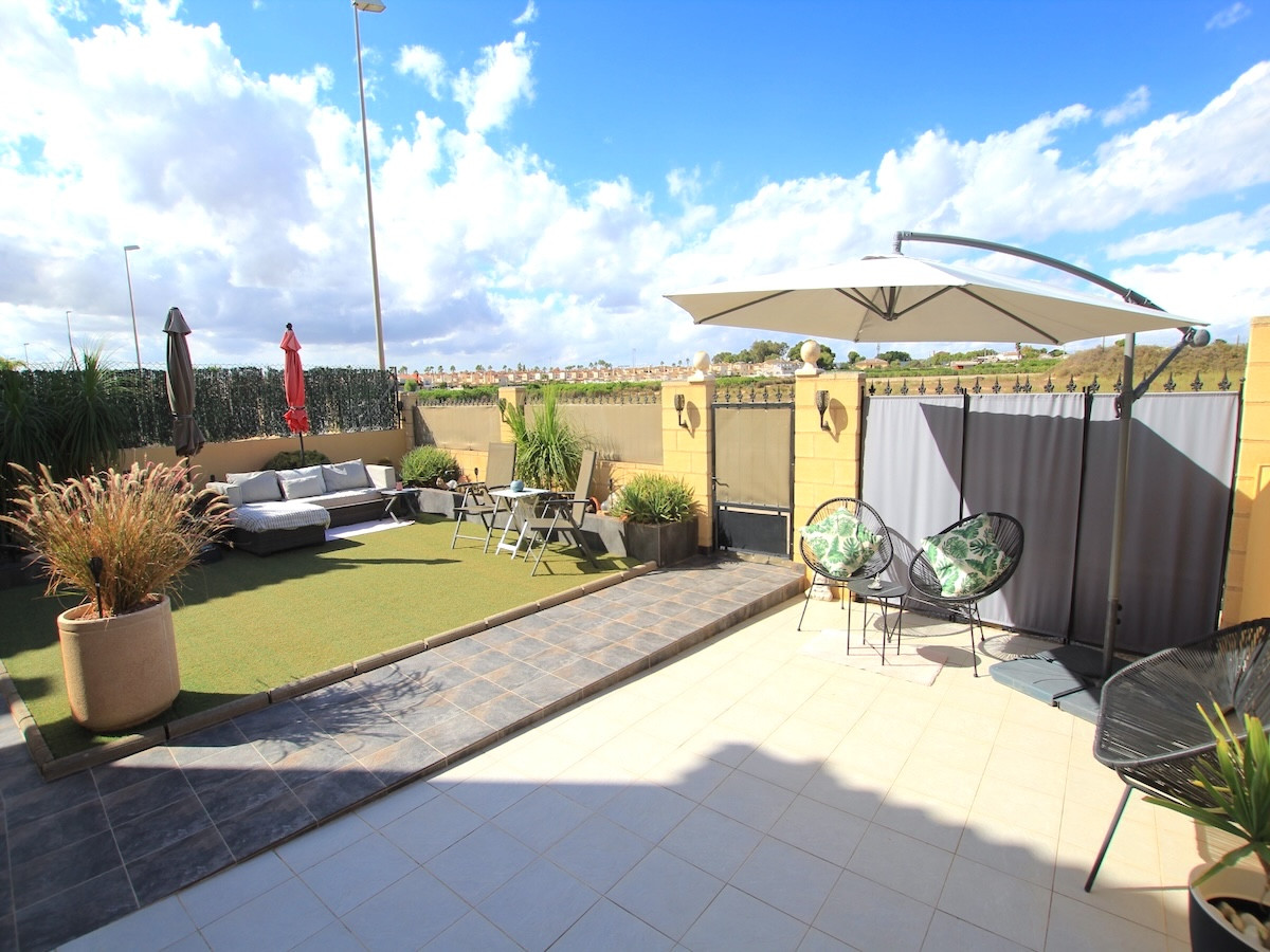 3 Bed Townhouse for sale in Guardamar Del Segura Costa Blanca, Alicante, Spain