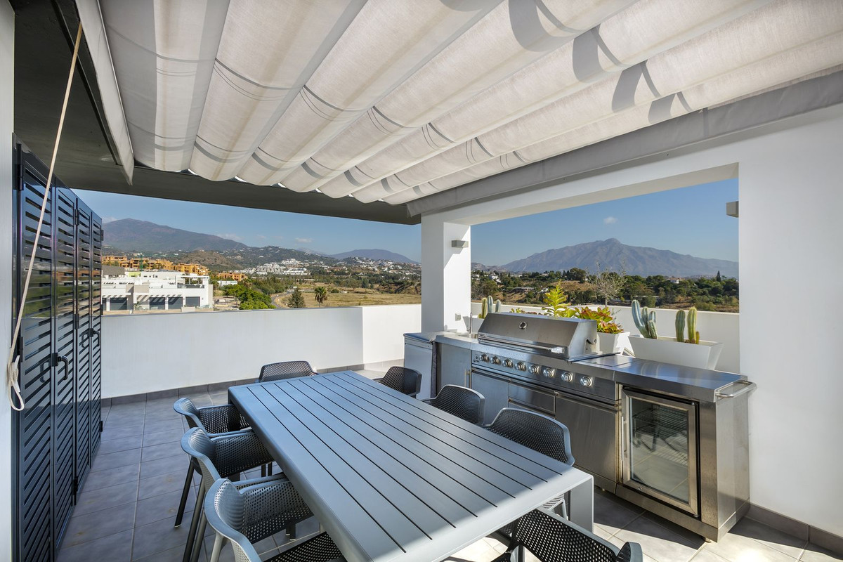 2 Bed Apartment for sale in Estepona Costa Del Sol, Málaga, Spain