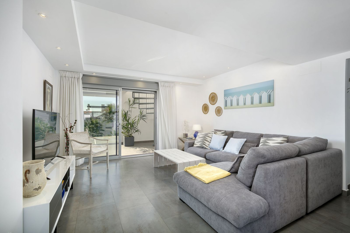 2 Bed Apartment for sale in Estepona Costa Del Sol, Málaga, Spain