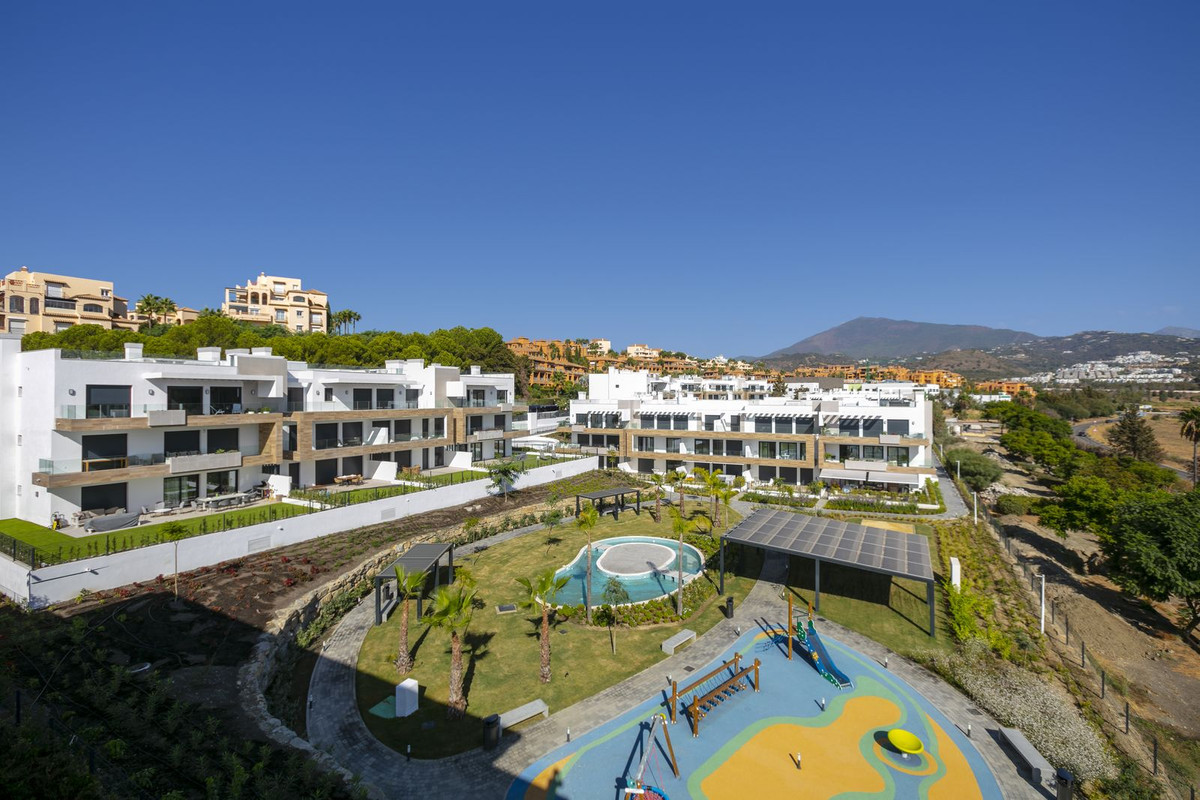 2 Bed Apartment for sale in Estepona Costa Del Sol, Málaga, Spain
