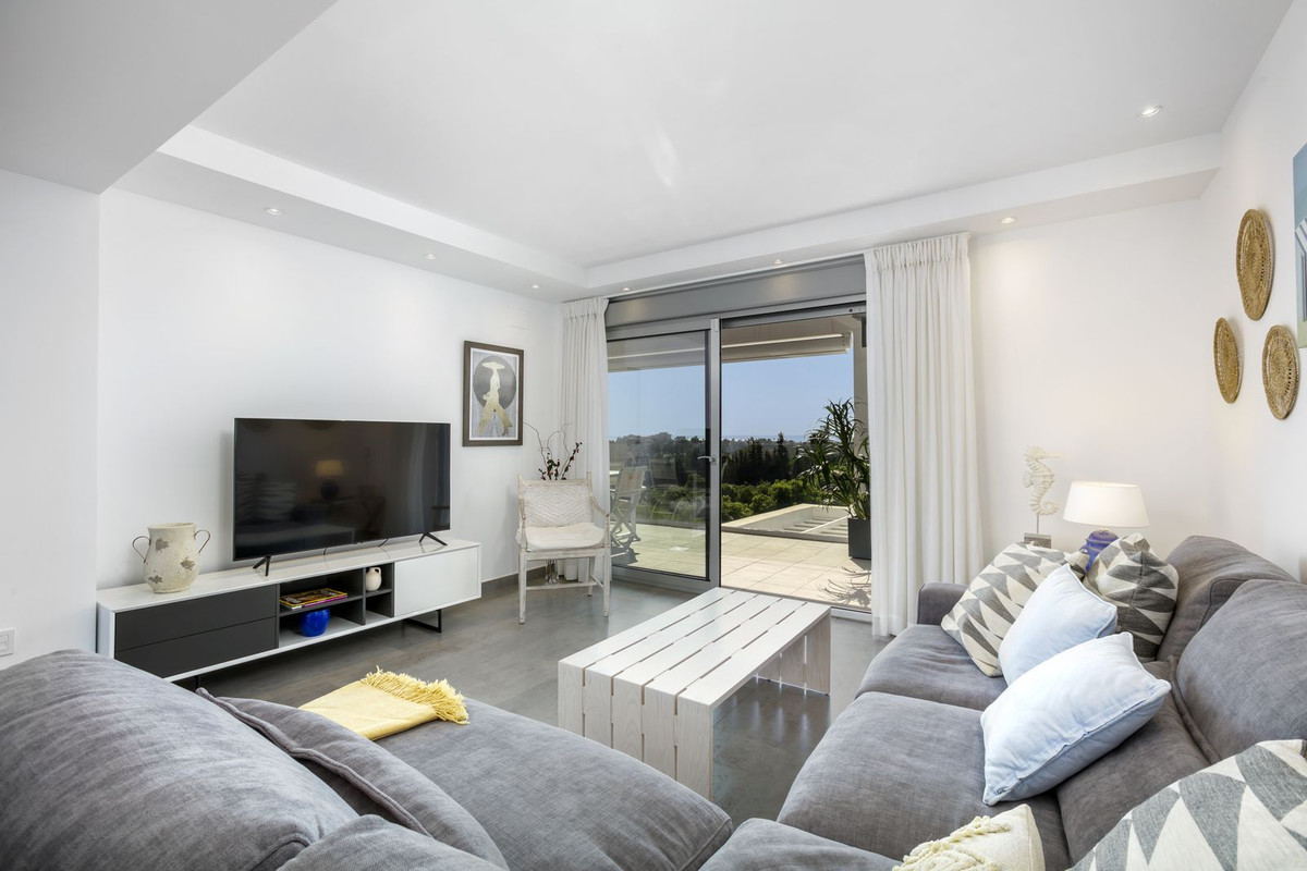 2 Bed Apartment for sale in Estepona Costa Del Sol, Málaga, Spain