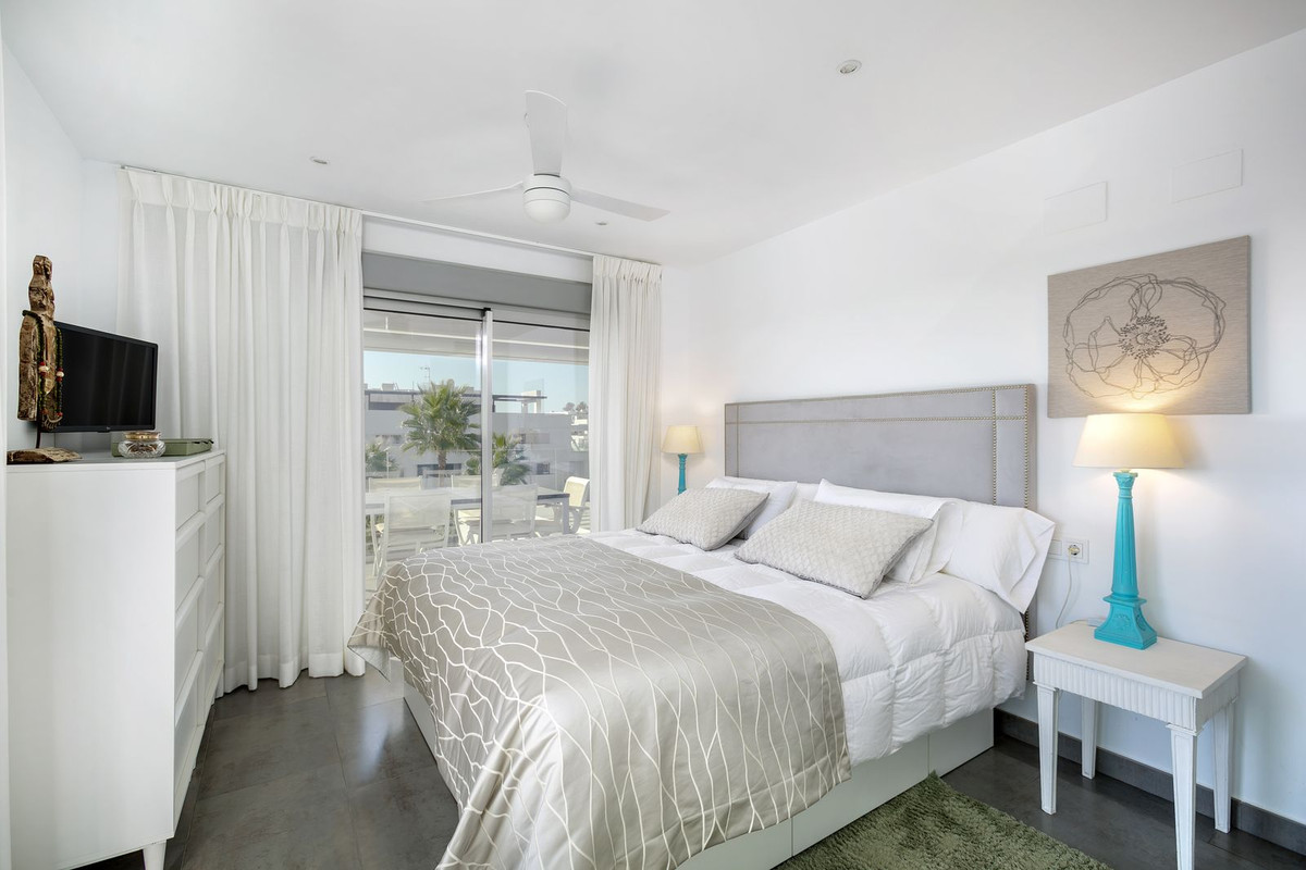 2 Bed Apartment for sale in Estepona Costa Del Sol, Málaga, Spain