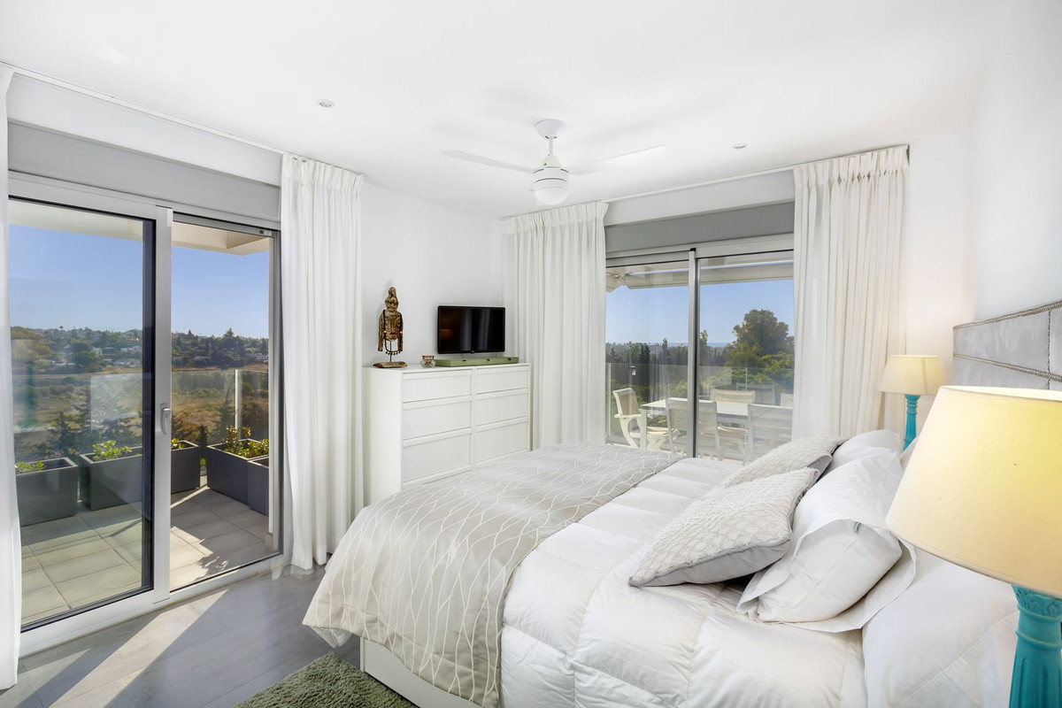 2 Bed Apartment for sale in Estepona Costa Del Sol, Málaga, Spain