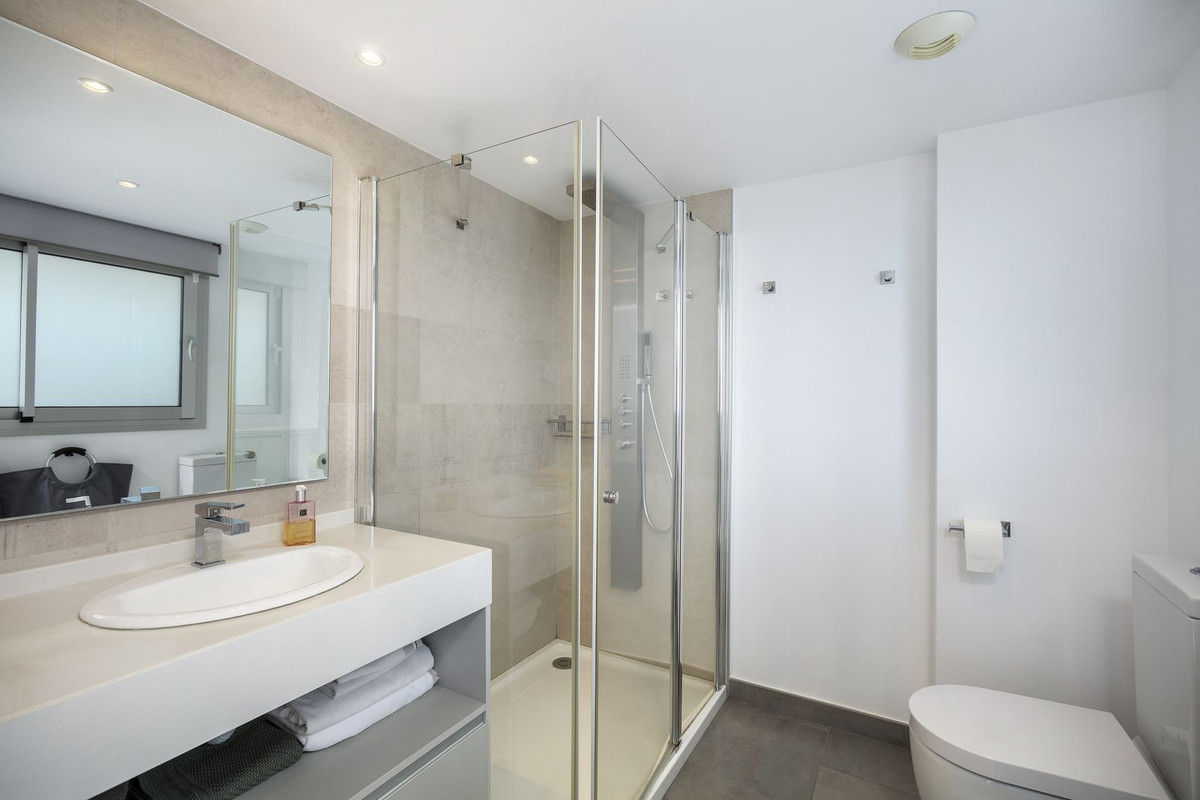 2 Bed Apartment for sale in Estepona Costa Del Sol, Málaga, Spain