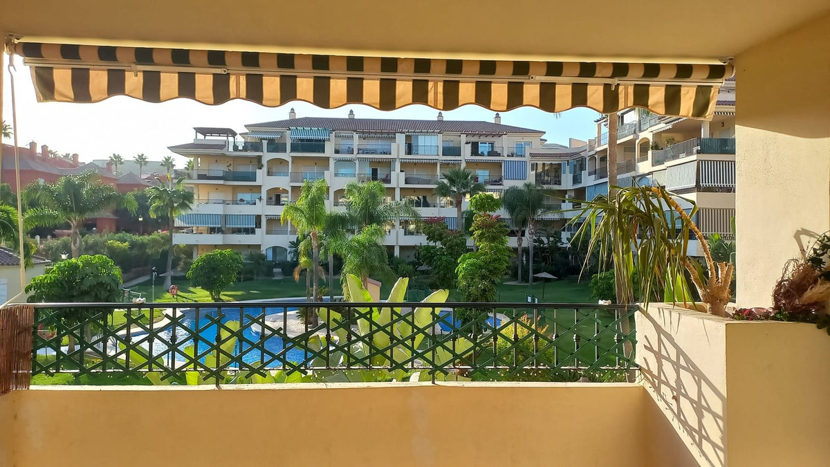 Se vende Apartamento Planta Media de 2 dormitorios en Costa Del Sol, Málaga, España