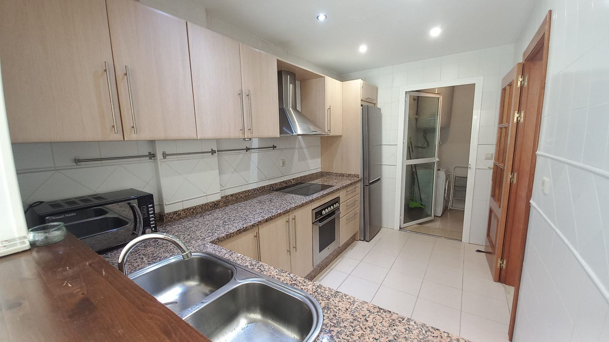 Se vende Apartamento Planta Media de 2 dormitorios en Costa Del Sol, Málaga, España