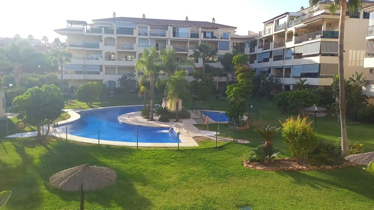 Se vende Apartamento Planta Media de 2 dormitorios en Costa Del Sol, Málaga, España
