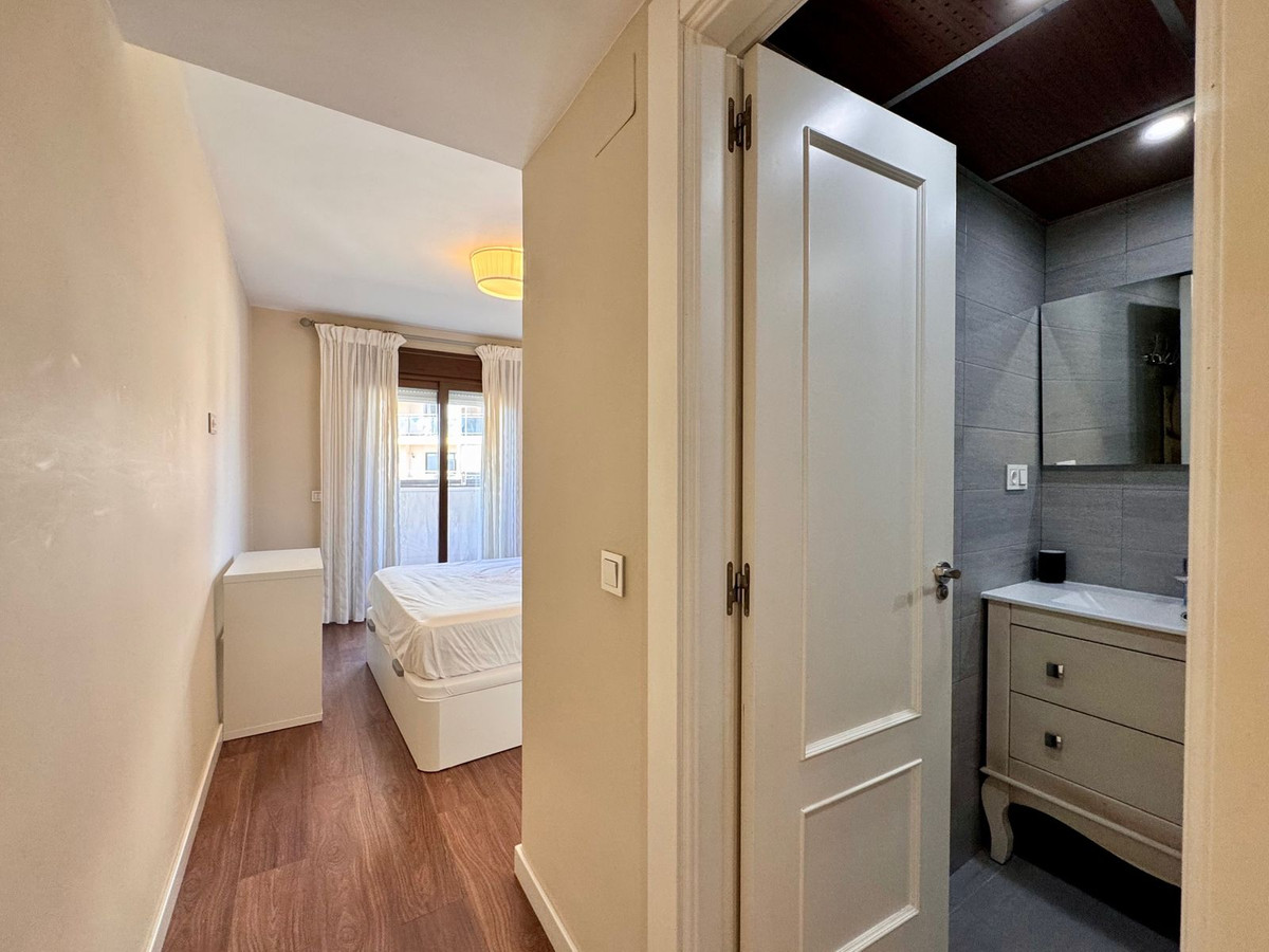 Se vende Apartamento Planta Media de 3 dormitorios en Málaga Ciudad, Málaga, España