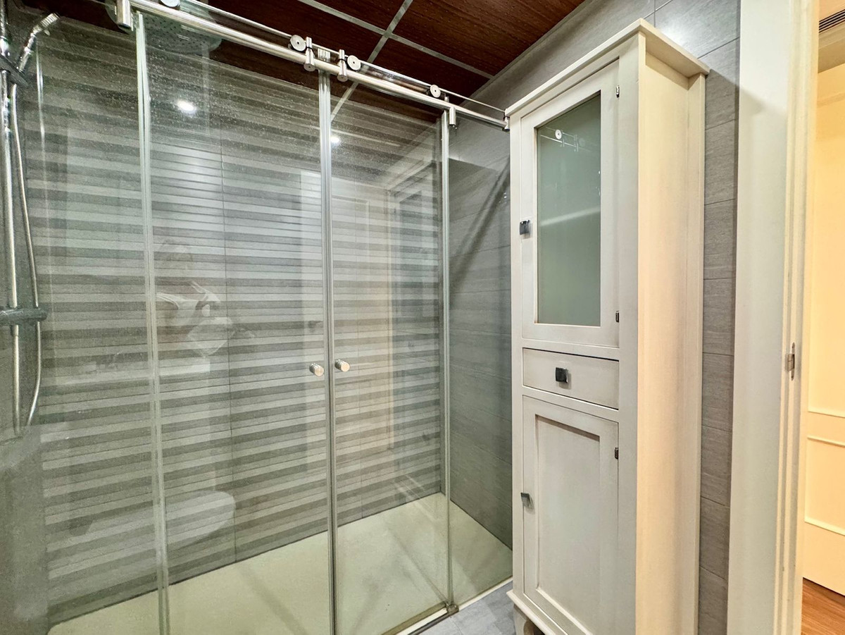 Se vende Apartamento Planta Media de 3 dormitorios en Málaga Ciudad, Málaga, España