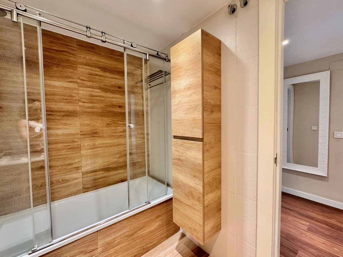 Se vende Apartamento Planta Media de 3 dormitorios en Málaga Ciudad, Málaga, España