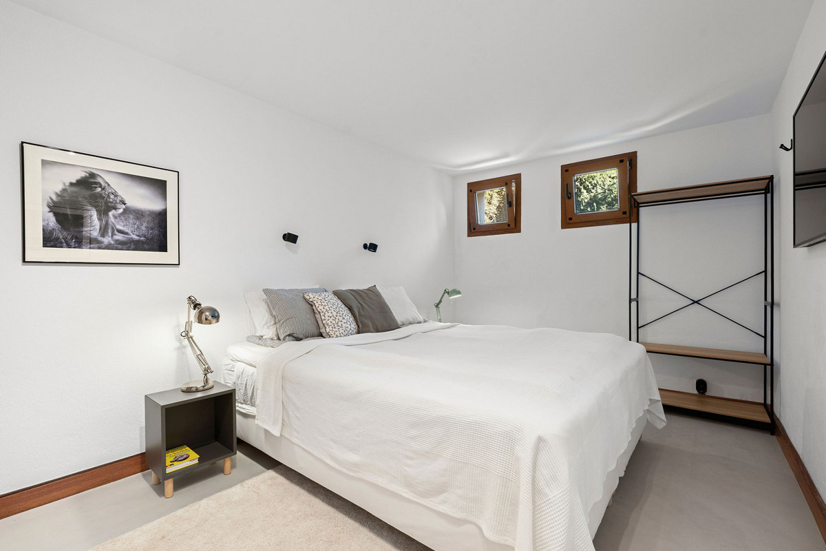4 Bed Townhouse for sale in Estepona Costa Del Sol, Málaga, Spain