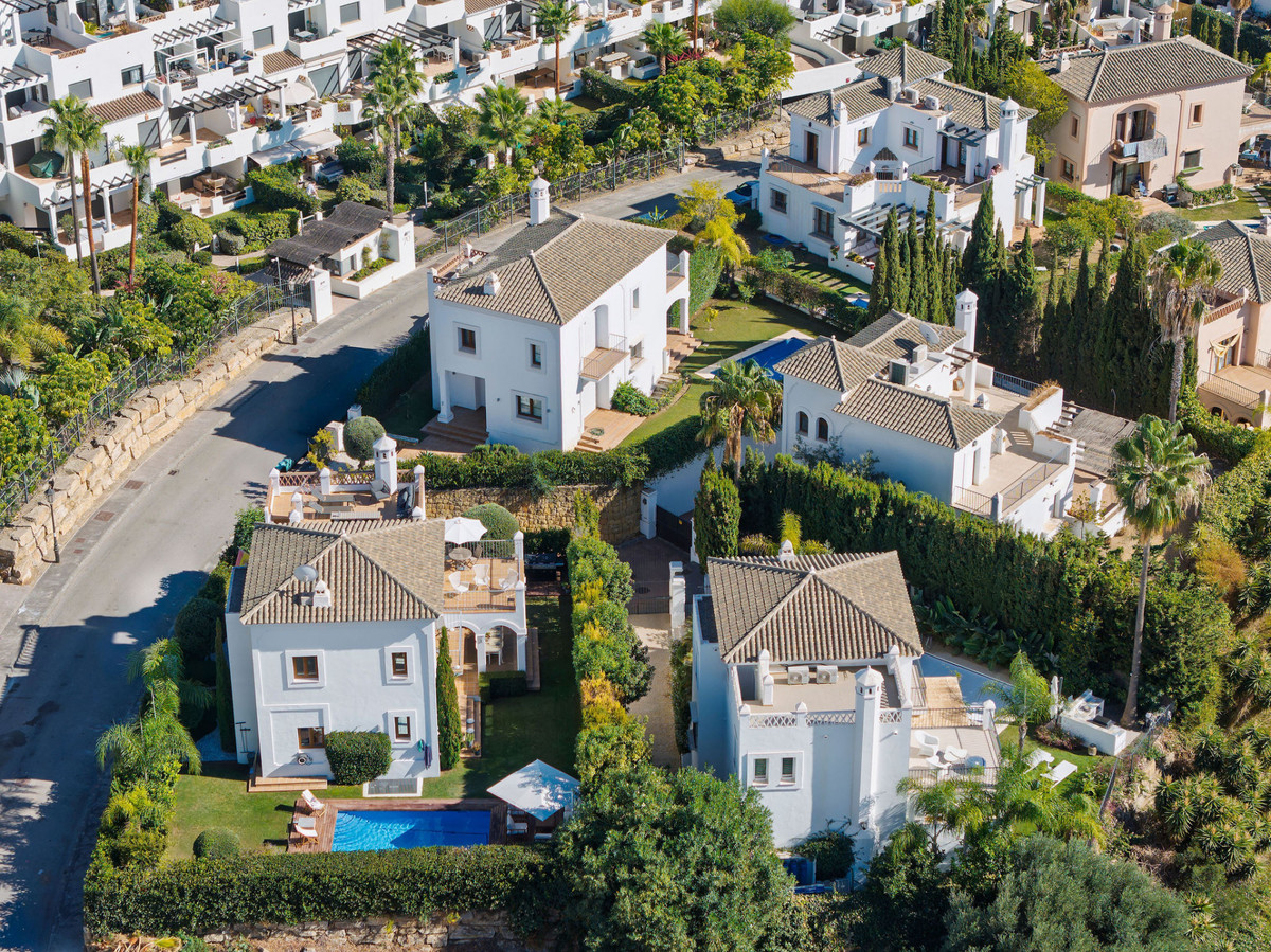 4 Bed Townhouse for sale in Estepona Costa Del Sol, Málaga, Spain