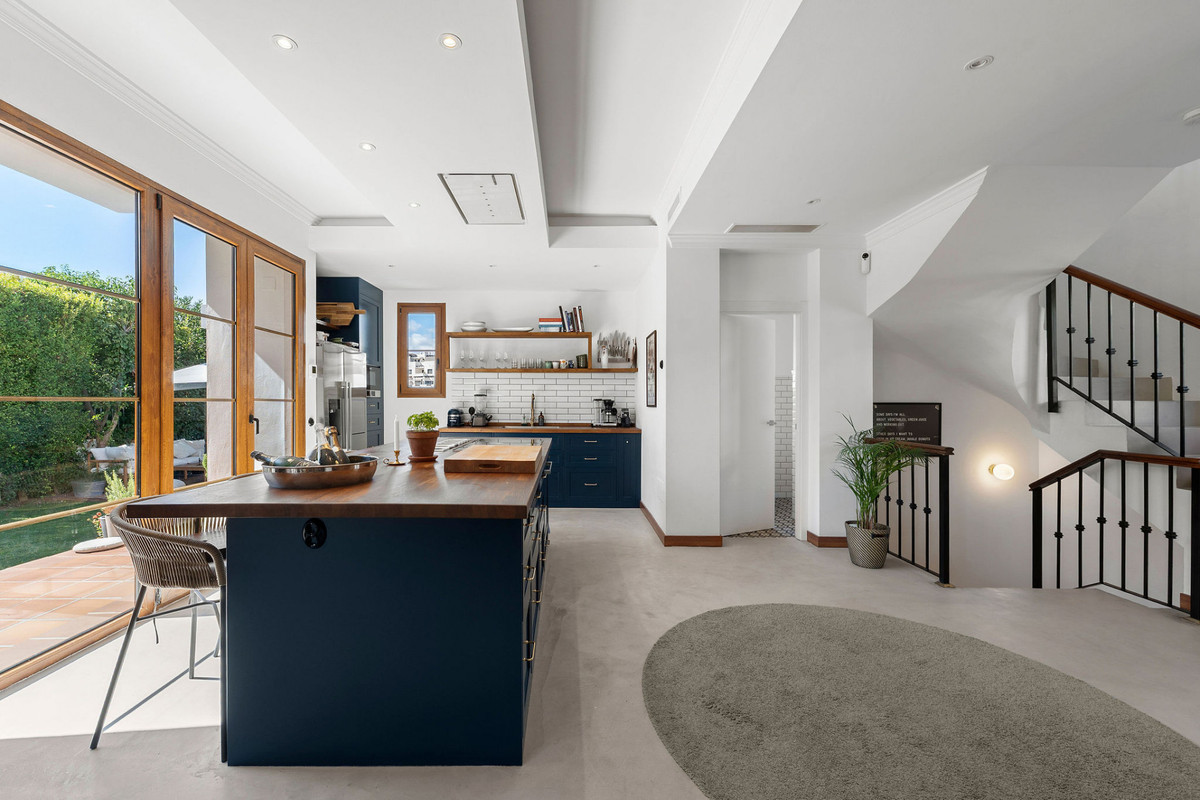 4 Bed Townhouse for sale in Estepona Costa Del Sol, Málaga, Spain
